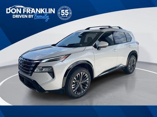 Everest White Pearl Tricoat 2026 Nissan Rogue Platinum