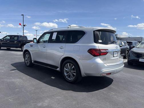 2021 INFINITI QX80 Luxe
