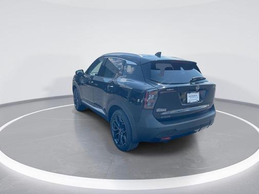 Super Black 2026 Nissan Kicks SR