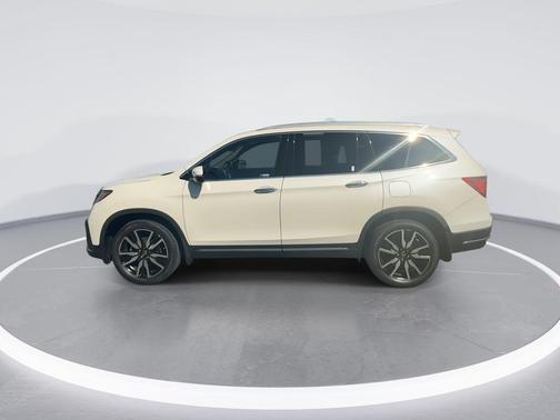 White Diamond Pearl 2019 Honda Pilot Touring 8-Passenger