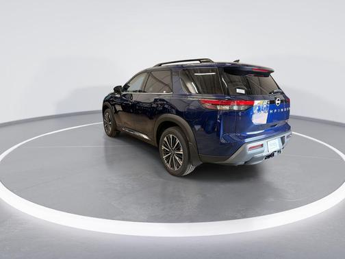 Deep Ocean Blue Pearl 2026 Nissan Pathfinder Platinum
