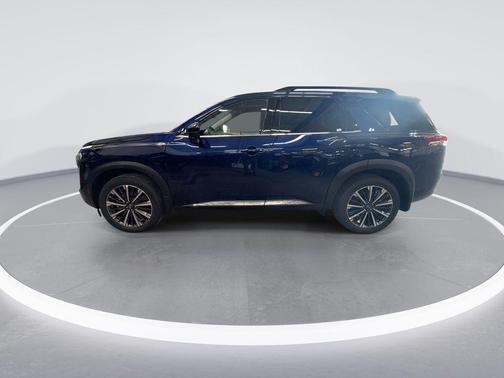 Deep Ocean Blue Pearl 2026 Nissan Pathfinder Platinum