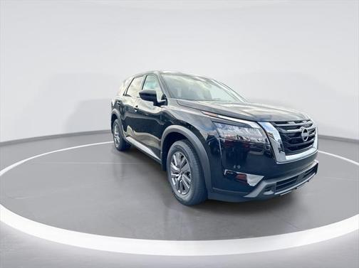 2025 Nissan Pathfinder S