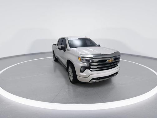 Iridescent Pearl Tricoat 2023 Chevrolet Silverado 1500 High Country