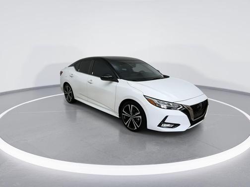 Aspen White/Super Black 2021 Nissan Sentra SR