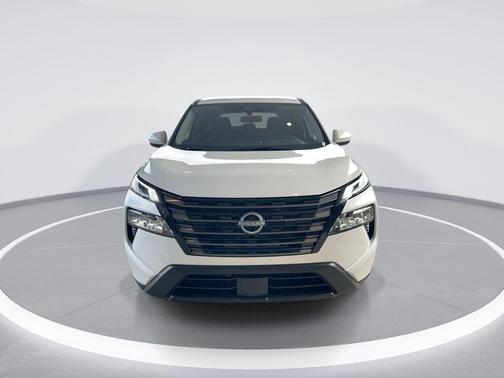 Everest White Pearl Tricoat 2026 Nissan Rogue SV