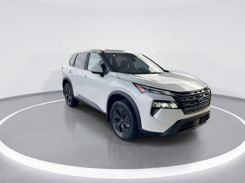 Everest White Pearl Tricoat 2026 Nissan Rogue SV