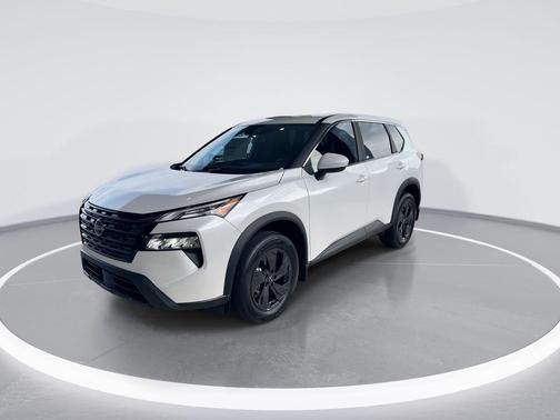 Everest White Pearl Tricoat 2026 Nissan Rogue SV