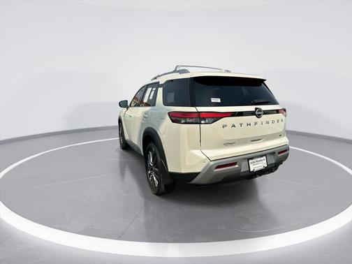 2024 Nissan Pathfinder SL FWD