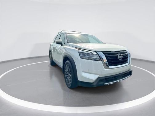 2024 Nissan Pathfinder SL FWD