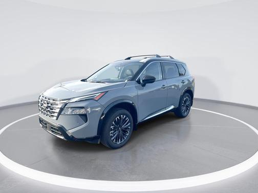 Boulder Gray Pearl/Super Black 2026 Nissan Rogue Platinum