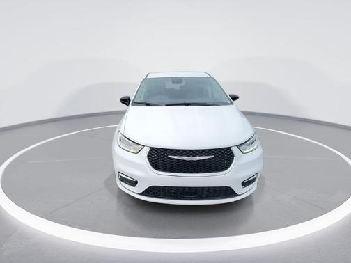 Bright White Clearcoat 2024 Chrysler Pacifica Touring L