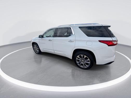 Summit White 2018 Chevrolet Traverse Premier