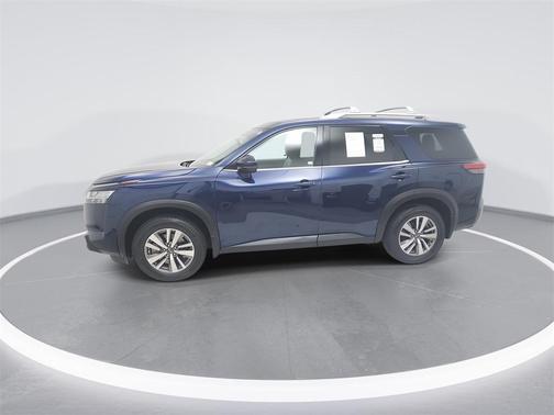 2022 Nissan Pathfinder SL 2WD