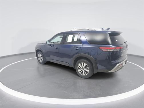 2022 Nissan Pathfinder SL 2WD