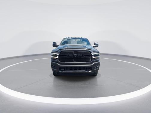 2024 RAM 3500 Laramie Crew Cab 4x4 8' Box