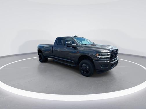 2024 RAM 3500 Laramie Crew Cab 4x4 8' Box