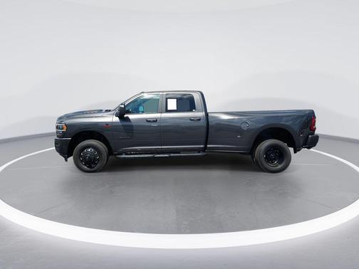 2024 RAM 3500 Laramie Crew Cab 4x4 8' Box