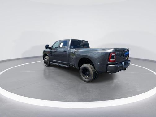 2024 RAM 3500 Laramie Crew Cab 4x4 8' Box