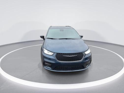 Fathom Blue Pearlcoat 2025 Chrysler Pacifica Limited