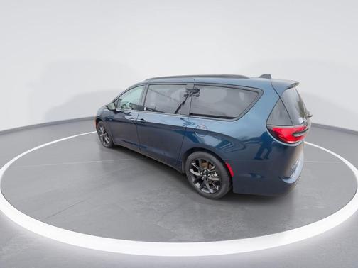 Fathom Blue Pearlcoat 2025 Chrysler Pacifica Limited