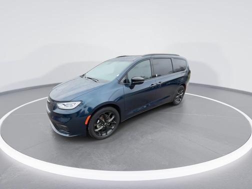 Fathom Blue Pearlcoat 2025 Chrysler Pacifica Limited