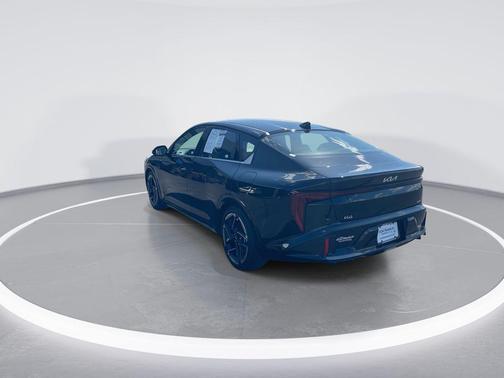Aurora Black Pearl 2025 Kia K4 GT-Line