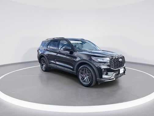Black Metallic 2025 Ford Explorer ST-Line