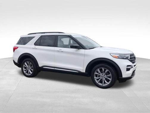STAR WHITE MET TRI-COAT 2023 Ford Explorer XLT
