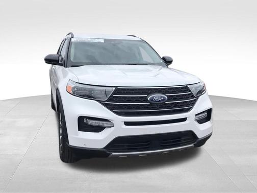 STAR WHITE MET TRI-COAT 2023 Ford Explorer XLT