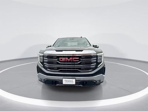 Onyx Black 2022 GMC Sierra 1500 SLT