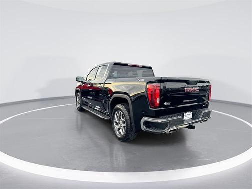 Onyx Black 2022 GMC Sierra 1500 SLT