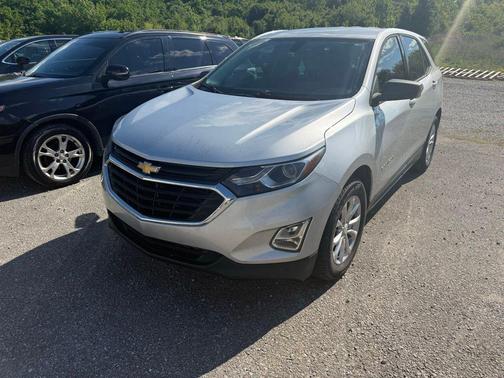 Silver Ice Metallic 2018 Chevrolet Equinox LS