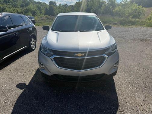 Silver Ice Metallic 2018 Chevrolet Equinox LS