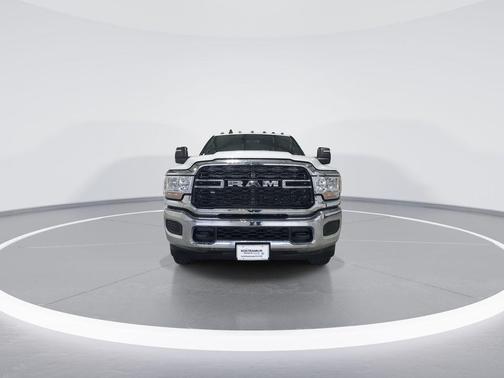 2023 RAM 3500 Tradesman Crew Cab 4x4 8' Box