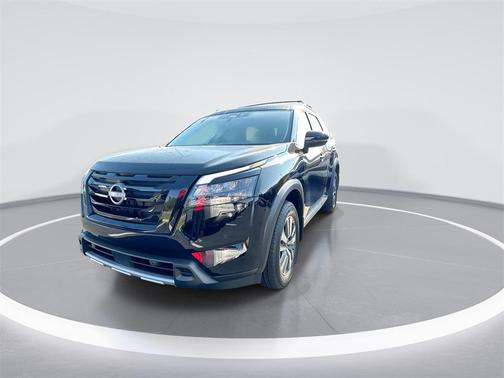 2025 Nissan Pathfinder SL 4WD