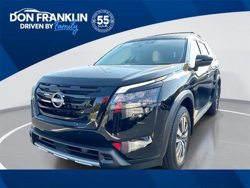 2025 Nissan Pathfinder SL 4WD