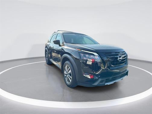 2025 Nissan Pathfinder SL 4WD