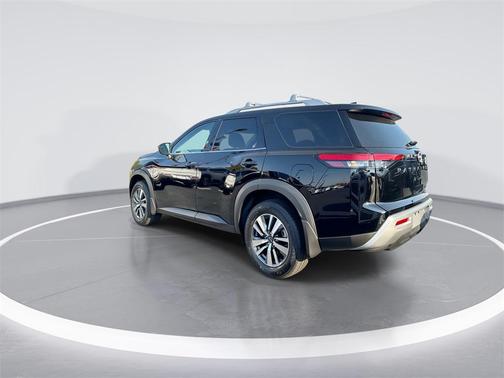 2025 Nissan Pathfinder SL 4WD