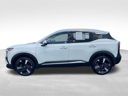 Aspen White Tricoat 2025 Nissan Kicks SR