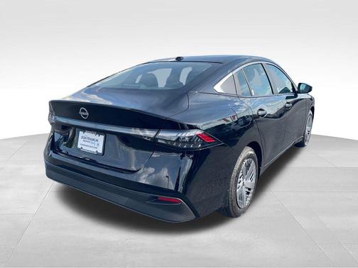 Super Black 2027 Nissan Sentra S