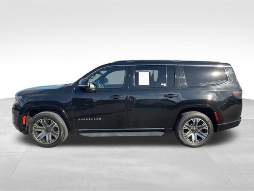 Diamond Black Crystal Pearlcoat 2023 Jeep Wagoneer Series II