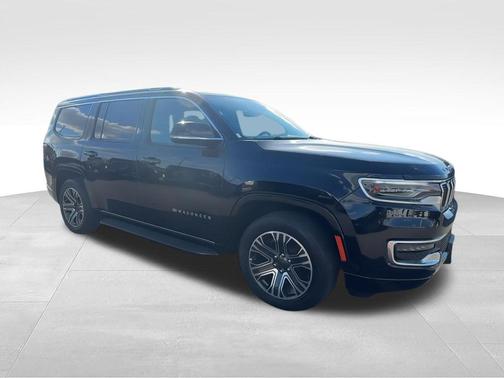 Diamond Black Crystal Pearlcoat 2023 Jeep Wagoneer Series II