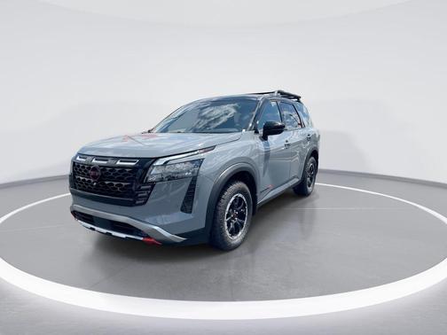 Boulder Gray Pearl/Super Black 2026 Nissan Pathfinder Rock Creek