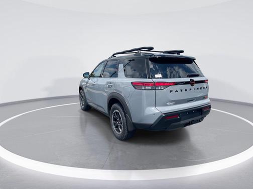 Boulder Gray Pearl/Super Black 2026 Nissan Pathfinder Rock Creek