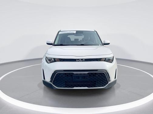 Snow White Pearl 2025 Kia Soul LX