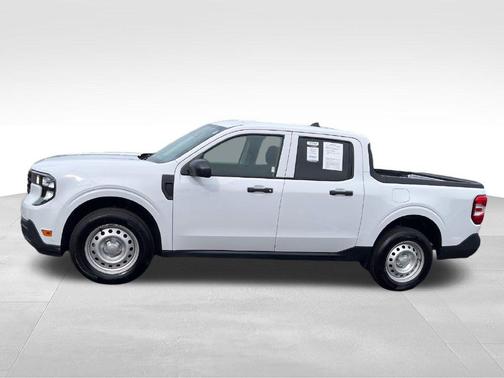 Oxford White 2025 Ford Maverick XL