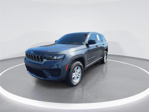 2022 Jeep Grand Cherokee Laredo