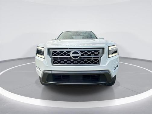 2024 Nissan Frontier SL