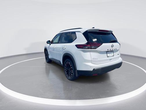 Everest White Pearl Tricoat 2026 Nissan Rogue Dark Armor